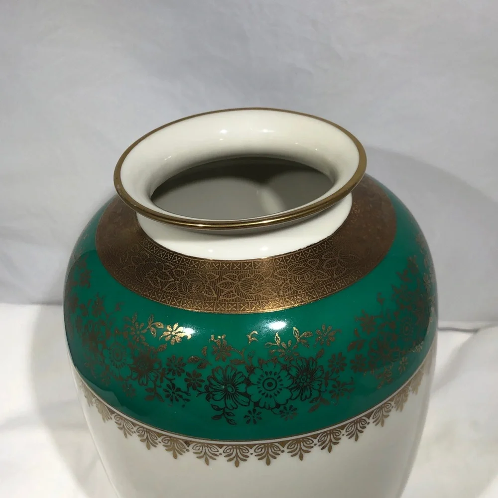 VINTAGE ESCHEBACH OF GERMANY 1945 WHITE, GREEN & GOLD PORCELAIN VASE